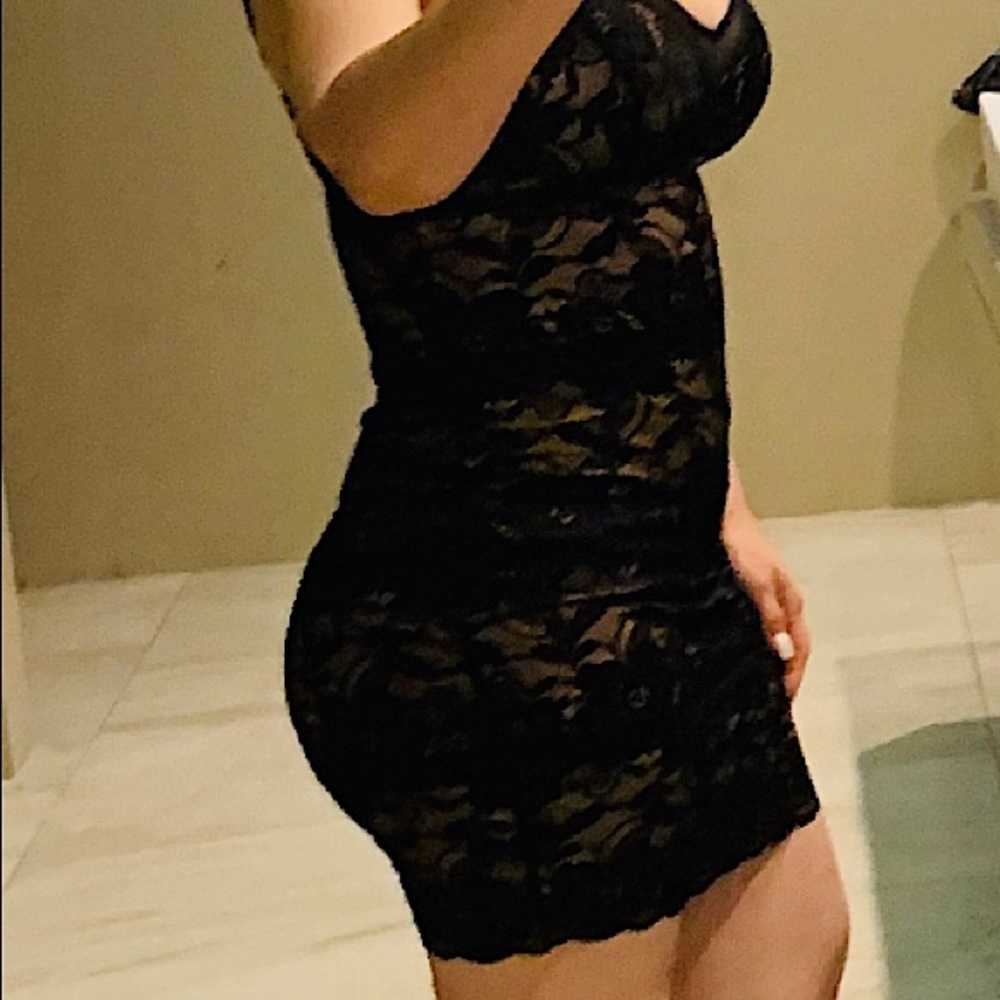 Guess black lace dress size small